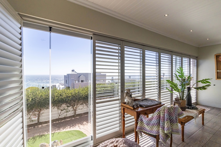 3 Bedroom Property for Sale in Yzerfontein Western Cape